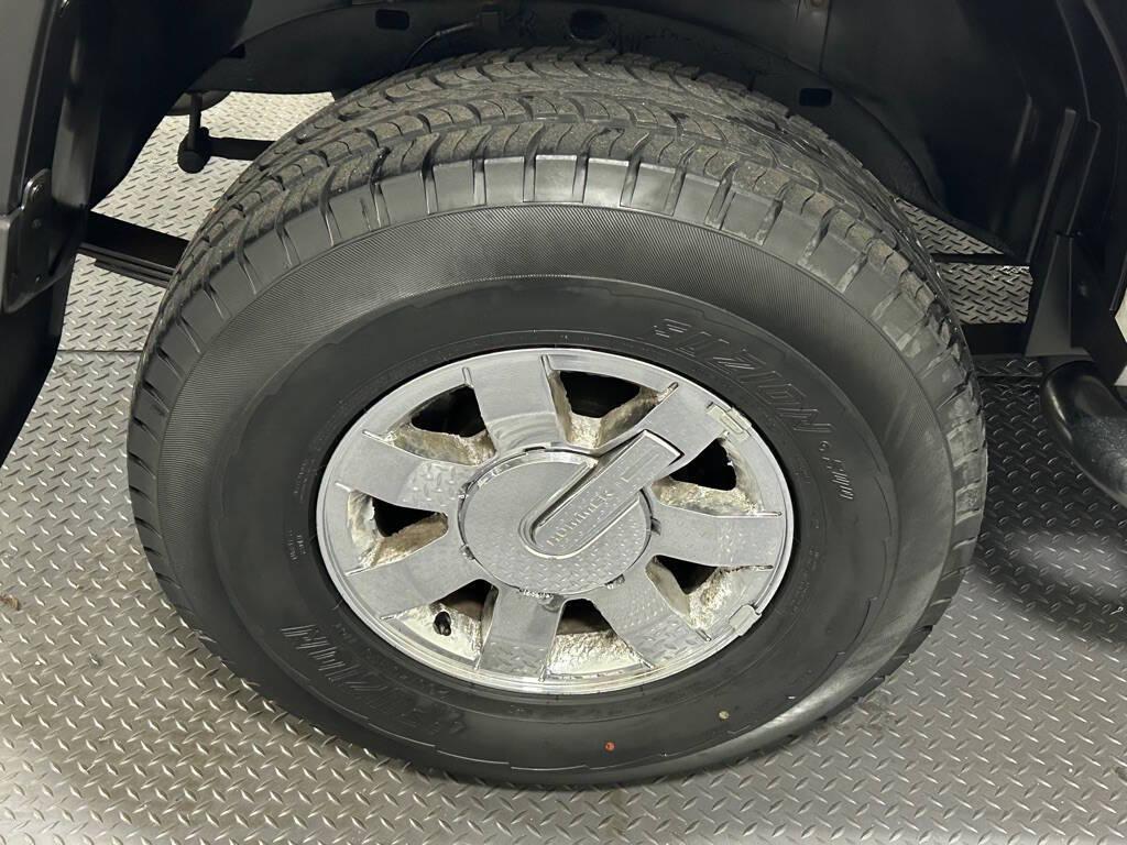 used 2009 Hummer H3 car, priced at $15,499