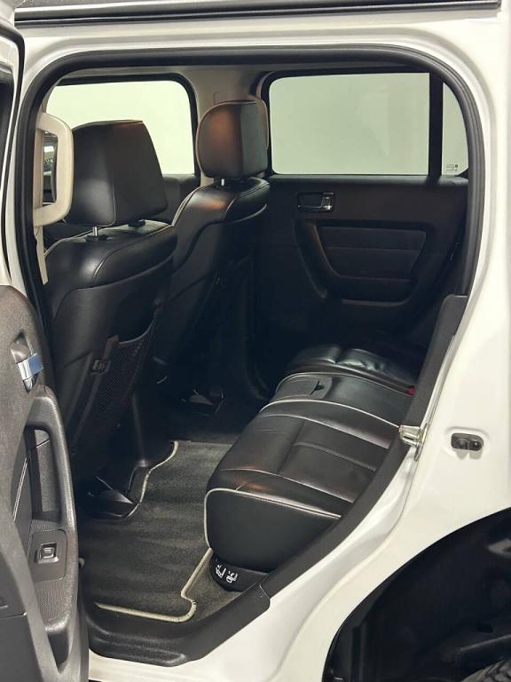 used 2009 Hummer H3 car, priced at $15,499