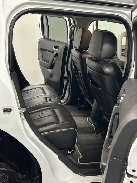 used 2009 Hummer H3 car, priced at $15,499
