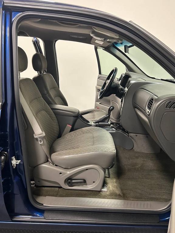 used 2004 GMC Envoy XUV car, priced at $4,999