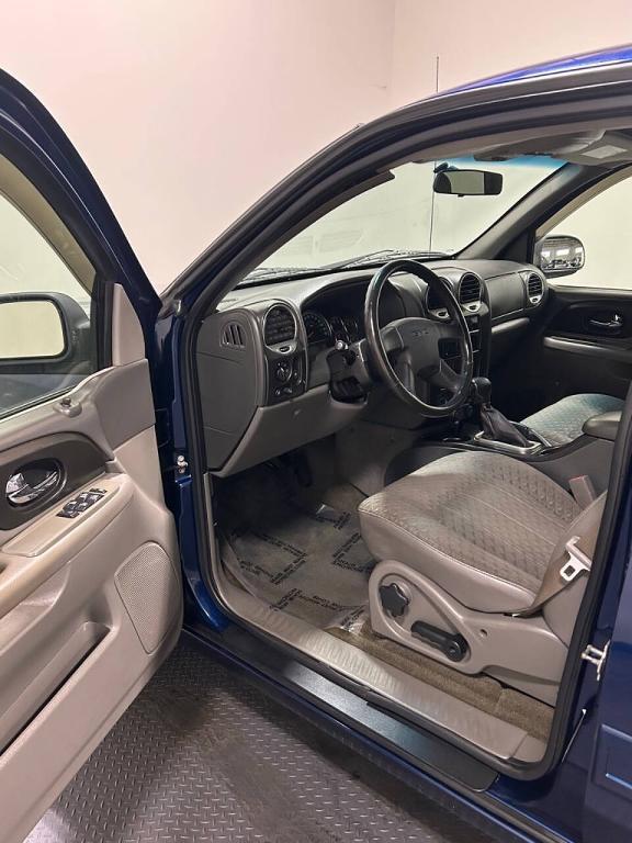 used 2004 GMC Envoy XUV car, priced at $4,999