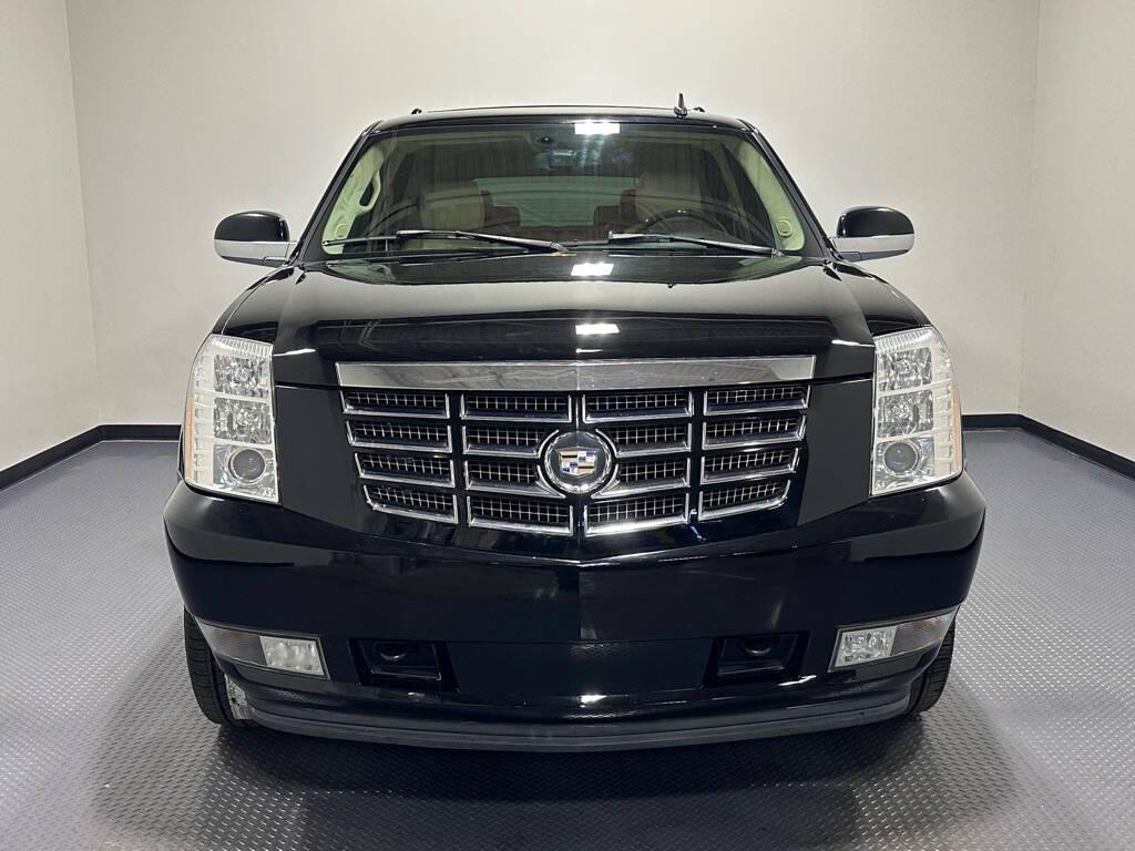 used 2007 Cadillac Escalade car, priced at $10,999