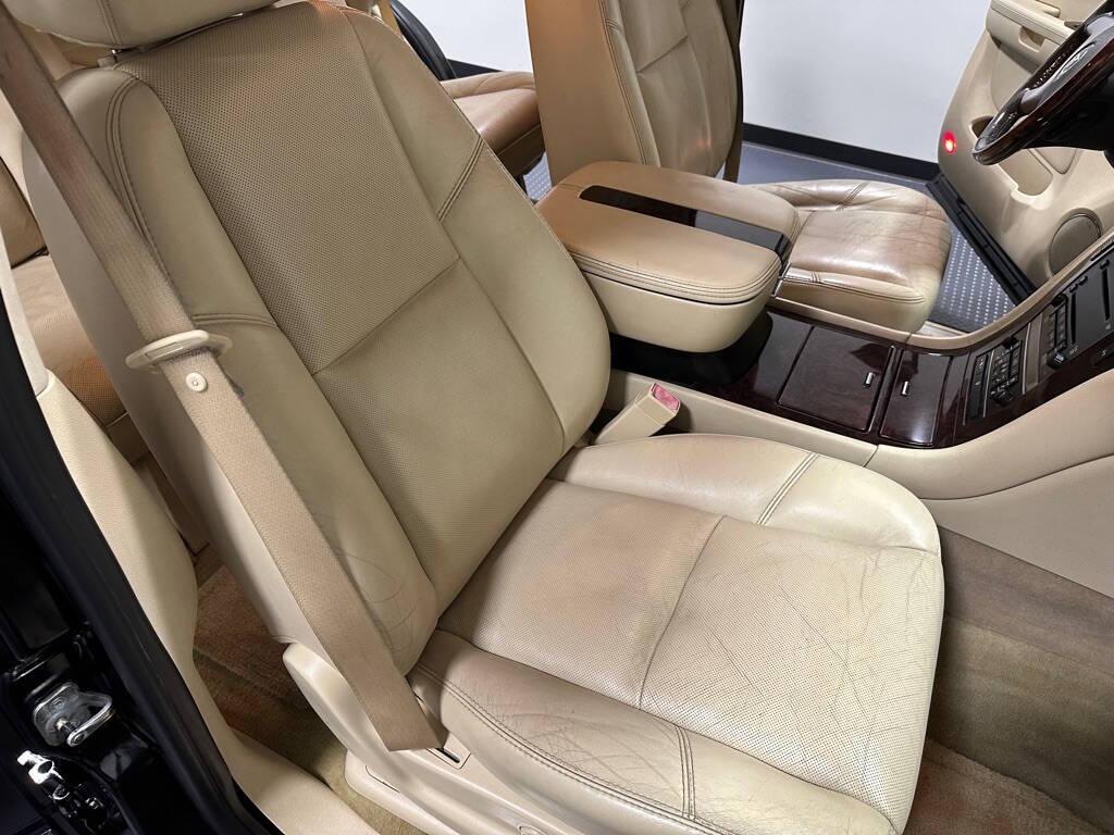 used 2007 Cadillac Escalade car, priced at $10,999