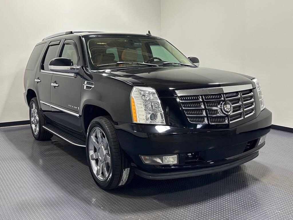 used 2007 Cadillac Escalade car, priced at $10,999