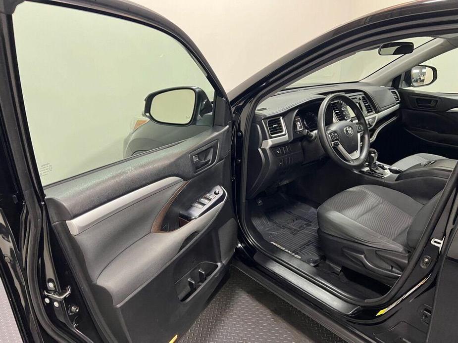 used 2018 Toyota Highlander Hybrid car, priced at $18,999