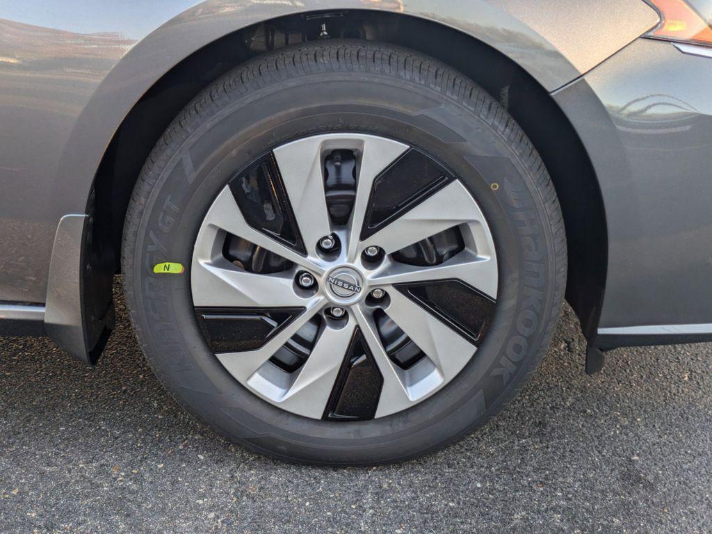 new 2025 Nissan Altima car, priced at $25,701