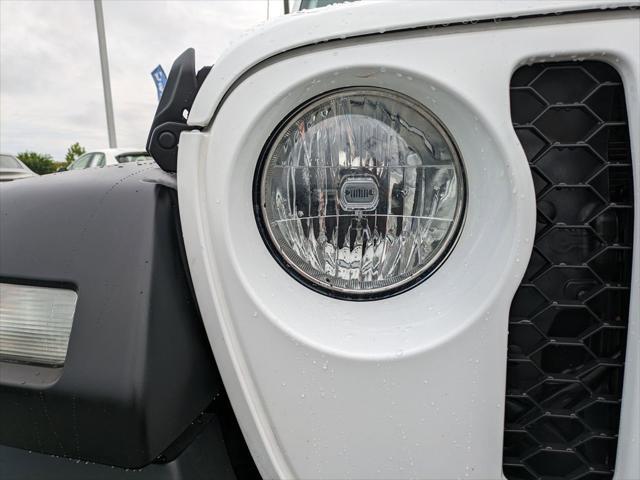 used 2022 Jeep Gladiator car, priced at $30,649