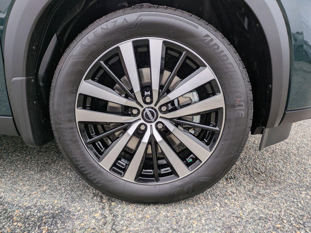 new 2025 Nissan Pathfinder car, priced at $48,722