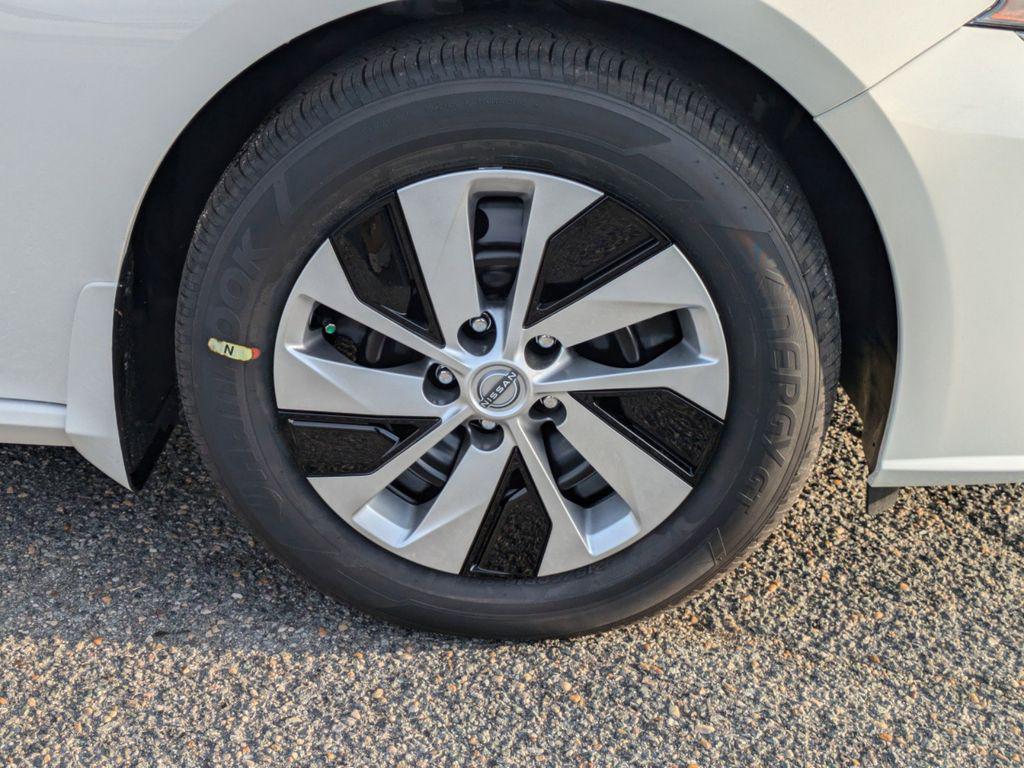 new 2025 Nissan Altima car, priced at $25,623