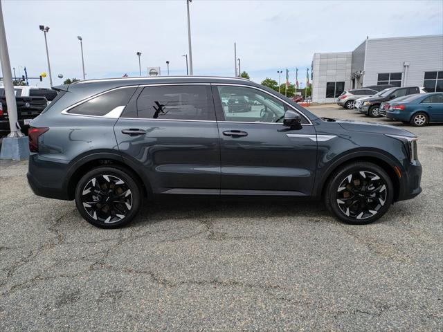 used 2024 Kia Sorento car, priced at $37,640