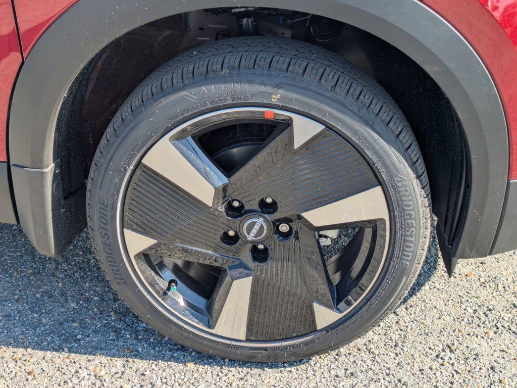 new 2025 Nissan Kicks car, priced at $25,748
