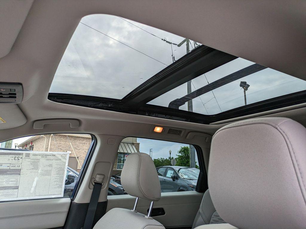 new 2025 Nissan Pathfinder car, priced at $40,344