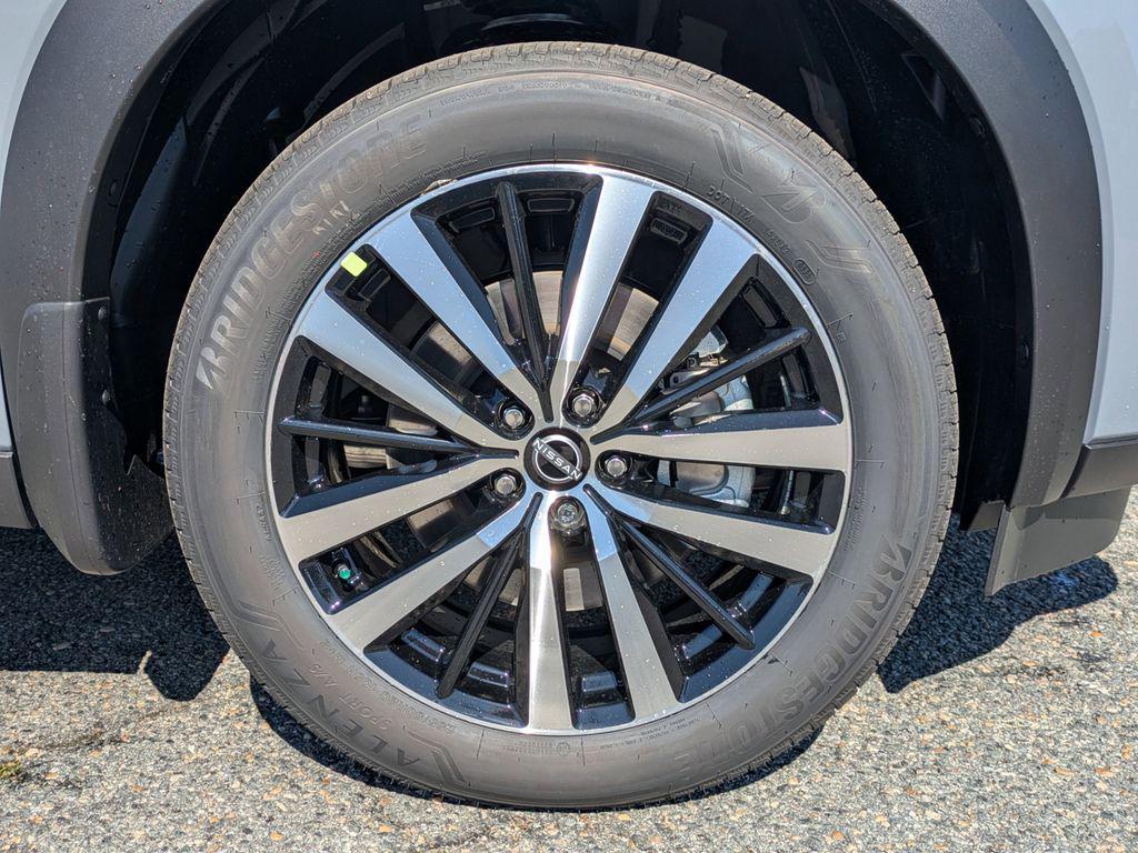 new 2025 Nissan Pathfinder car, priced at $48,209