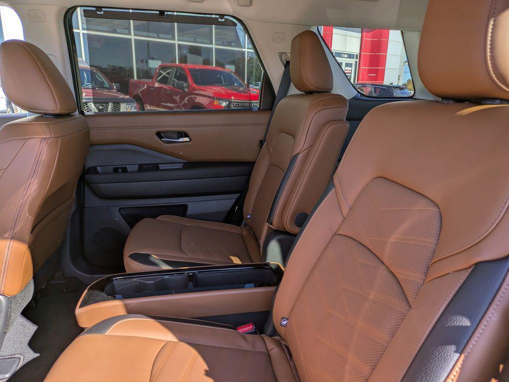 new 2025 Nissan Pathfinder car, priced at $44,285
