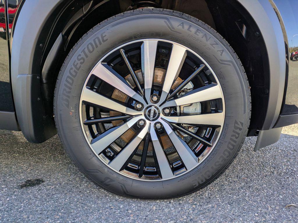 new 2025 Nissan Pathfinder car, priced at $44,285