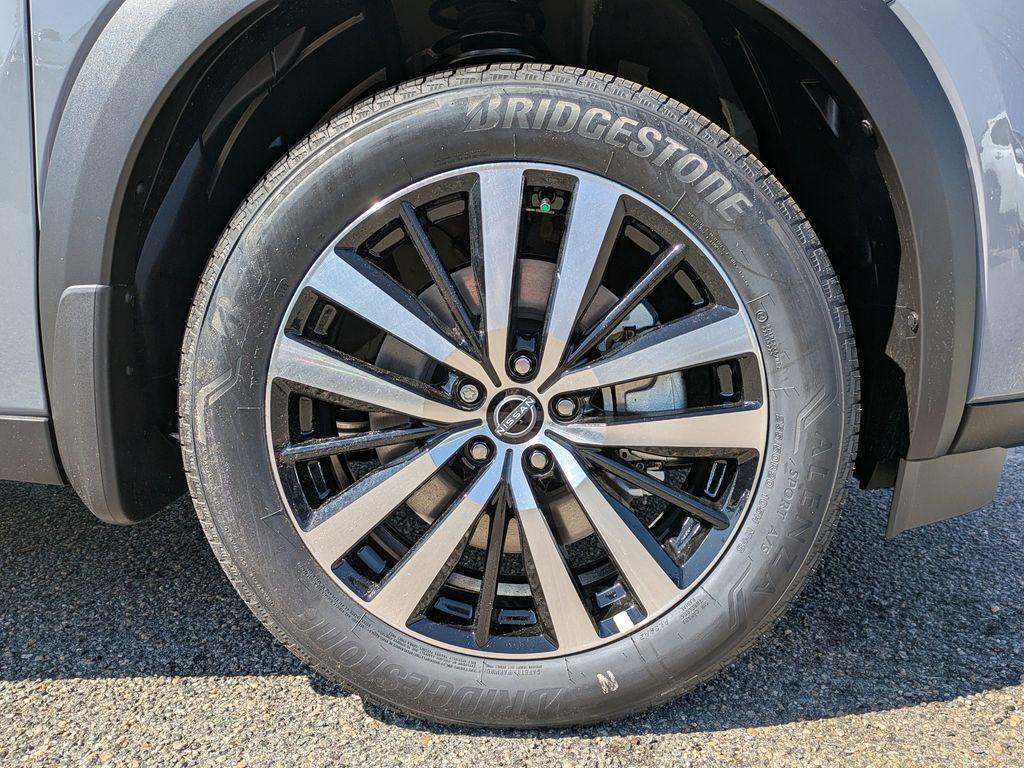 new 2025 Nissan Pathfinder car, priced at $49,122