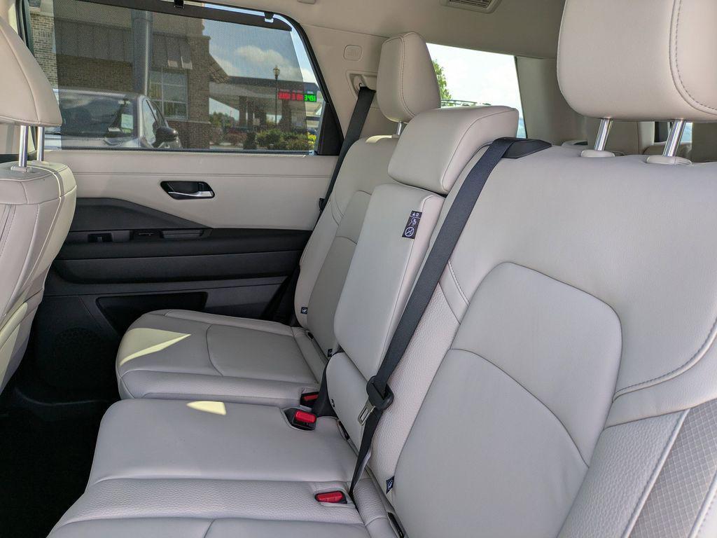 new 2025 Nissan Pathfinder car, priced at $43,516