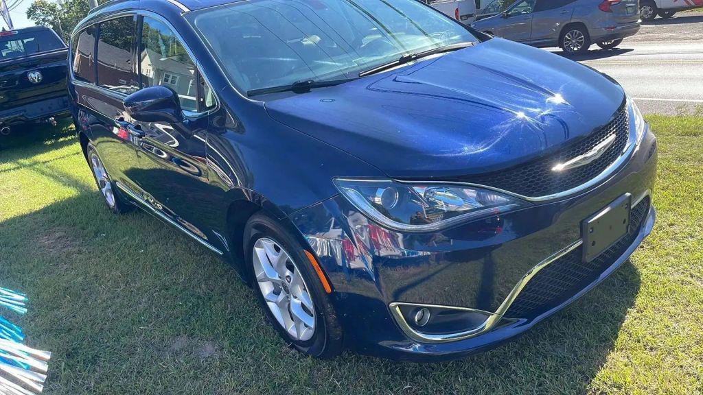 used 2017 Chrysler Pacifica car, priced at $11,991