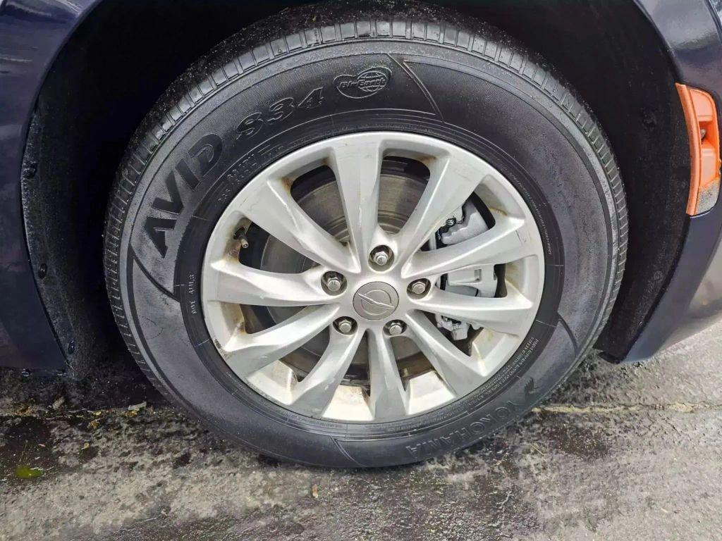 used 2018 Chrysler Pacifica car, priced at $11,920