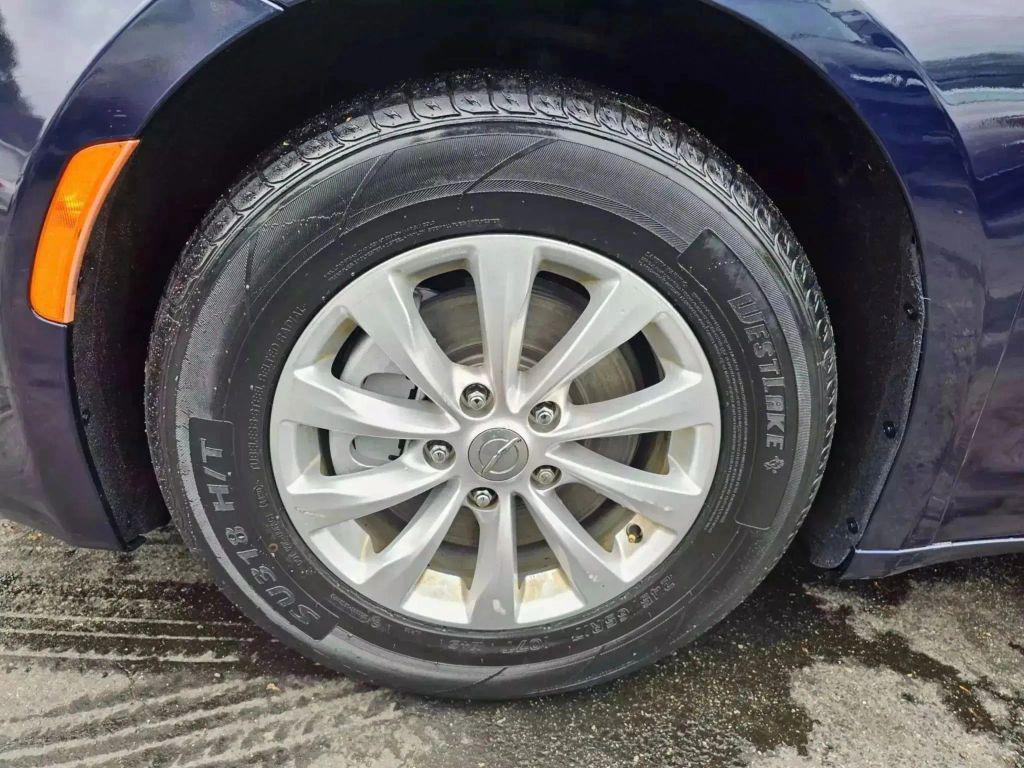used 2018 Chrysler Pacifica car, priced at $11,920
