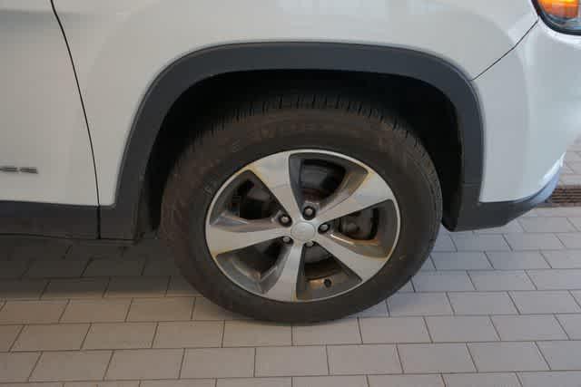 used 2020 Jeep Cherokee car, priced at $19,661