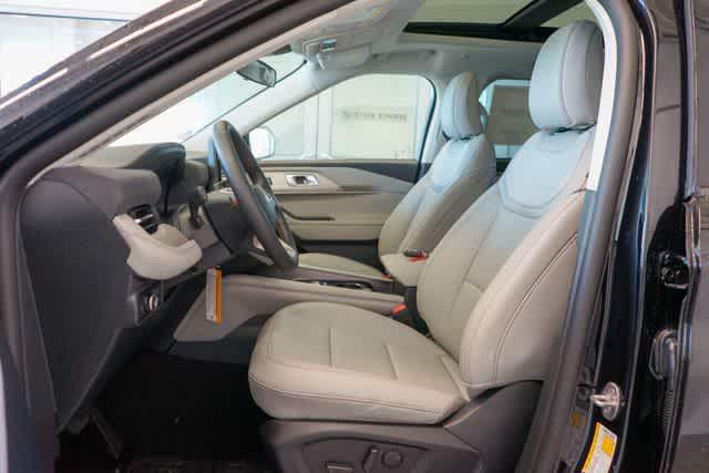 new 2025 Ford Explorer car, priced at $46,178