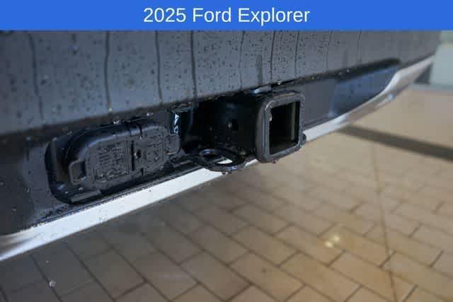 new 2025 Ford Explorer car, priced at $46,178