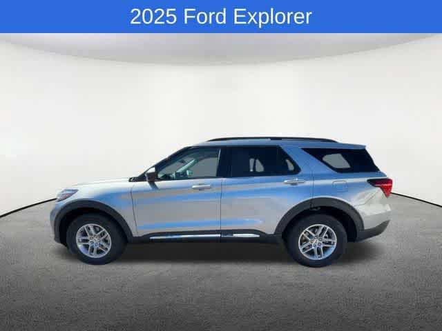new 2025 Ford Explorer car, priced at $40,432