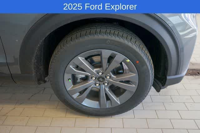 new 2025 Ford Explorer car, priced at $46,359