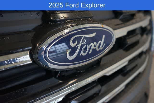 new 2025 Ford Explorer car, priced at $40,457