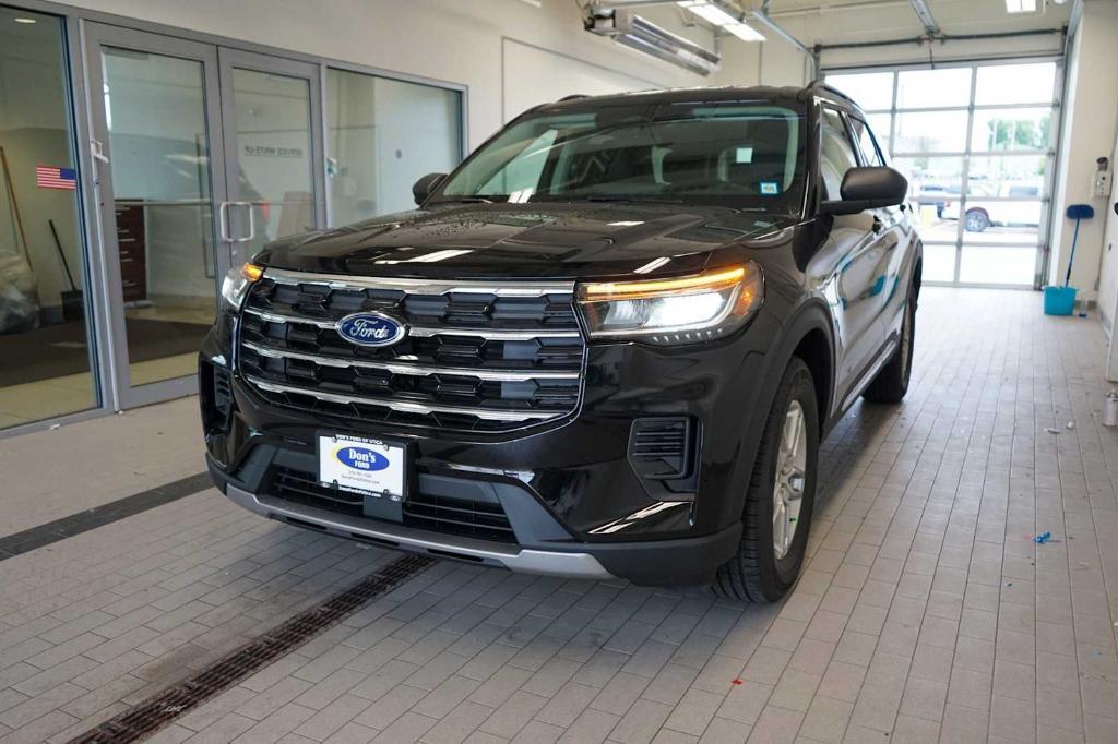 new 2025 Ford Explorer car, priced at $43,350