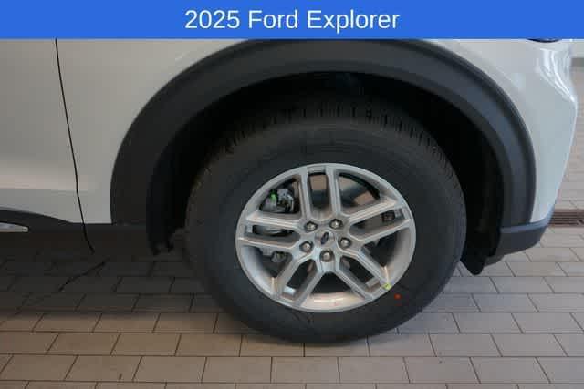 new 2025 Ford Explorer car, priced at $41,503