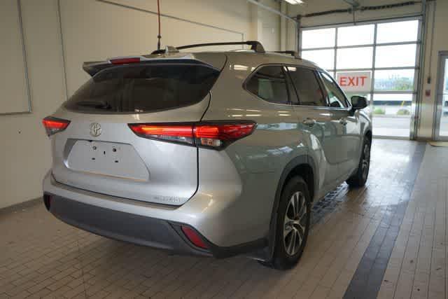 used 2021 Toyota Highlander car, priced at $32,942