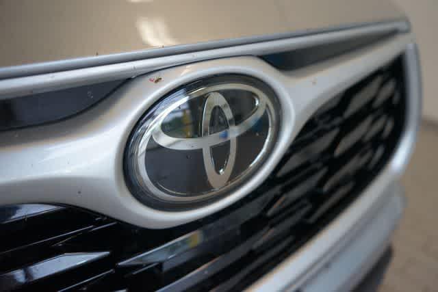 used 2021 Toyota Highlander car, priced at $32,942