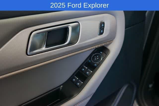 new 2025 Ford Explorer car, priced at $44,642