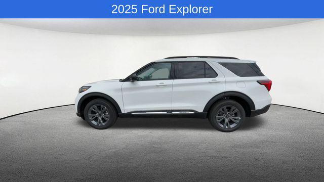 new 2025 Ford Explorer car, priced at $50,375