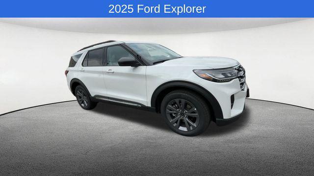 new 2025 Ford Explorer car, priced at $50,375