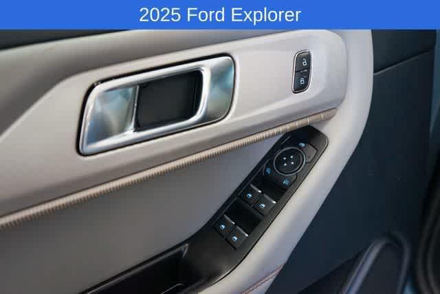 new 2025 Ford Explorer car, priced at $46,626