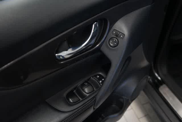 used 2018 Nissan Rogue car, priced at $13,858