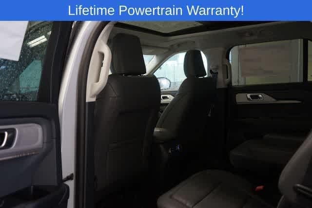 new 2025 Ford Explorer car, priced at $48,165