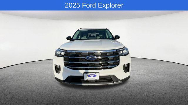 new 2025 Ford Explorer car, priced at $48,900