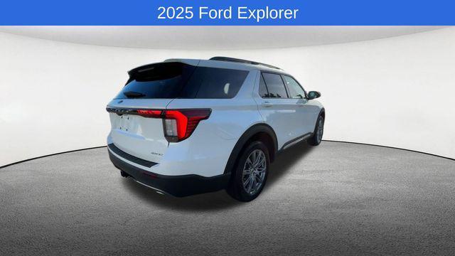 new 2025 Ford Explorer car, priced at $48,900