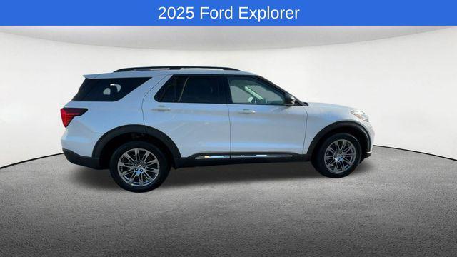 new 2025 Ford Explorer car, priced at $48,900