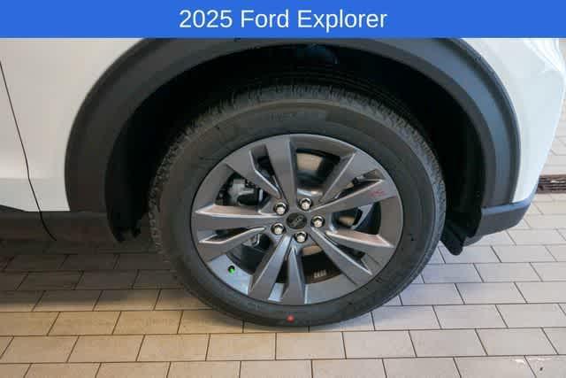 new 2025 Ford Explorer car, priced at $47,079