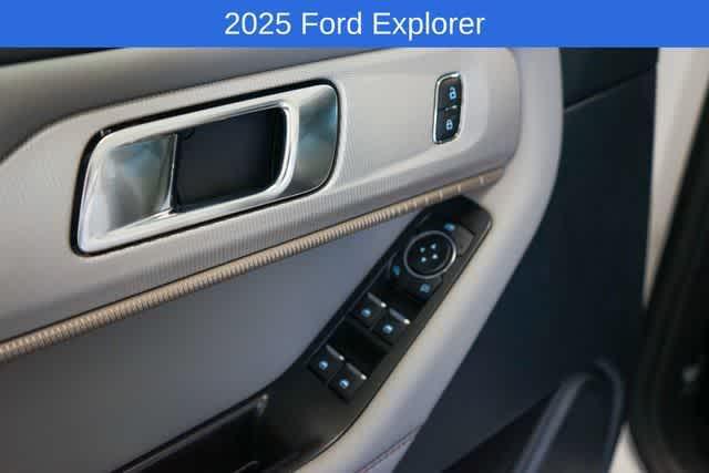 new 2025 Ford Explorer car, priced at $47,079