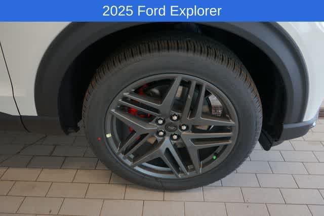 new 2025 Ford Explorer car, priced at $49,659