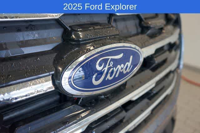 new 2025 Ford Explorer car, priced at $40,515