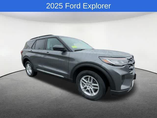 new 2025 Ford Explorer car, priced at $40,515