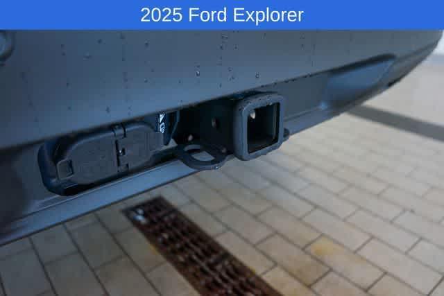 new 2025 Ford Explorer car, priced at $40,515