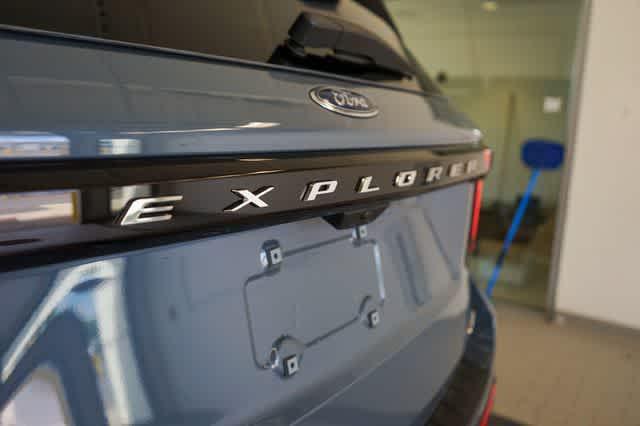 new 2025 Ford Explorer car, priced at $40,844